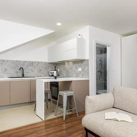 Travel Station Apartment