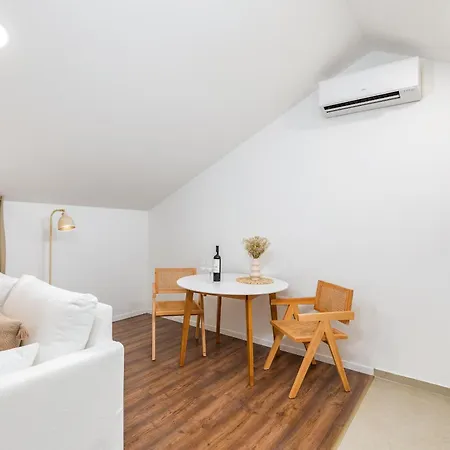 Travel Station 풀라